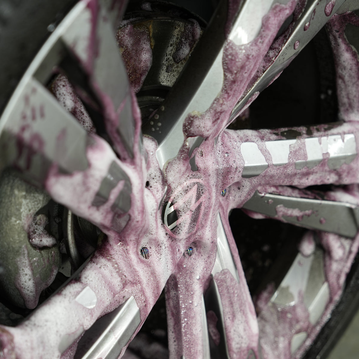 WHEEL DECONTAMINANT - Removes ferrous contamination