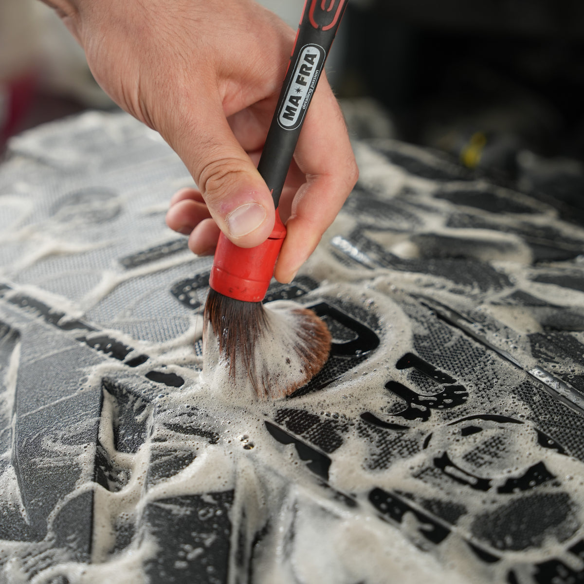 MULTISURFACE CLEANER - For interiors and exteriors