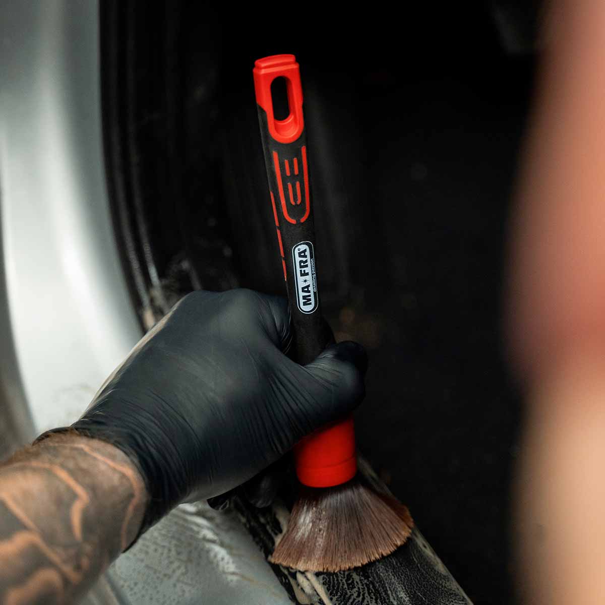 EXTERIOR DETAIL BRUSH