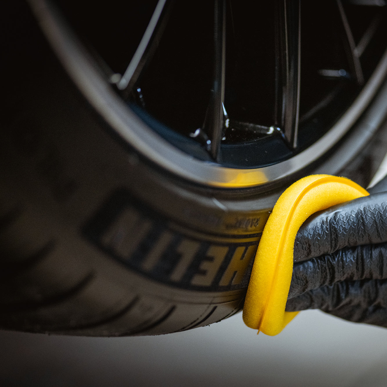 NOUVEAU NOIR - Water based Tire shine