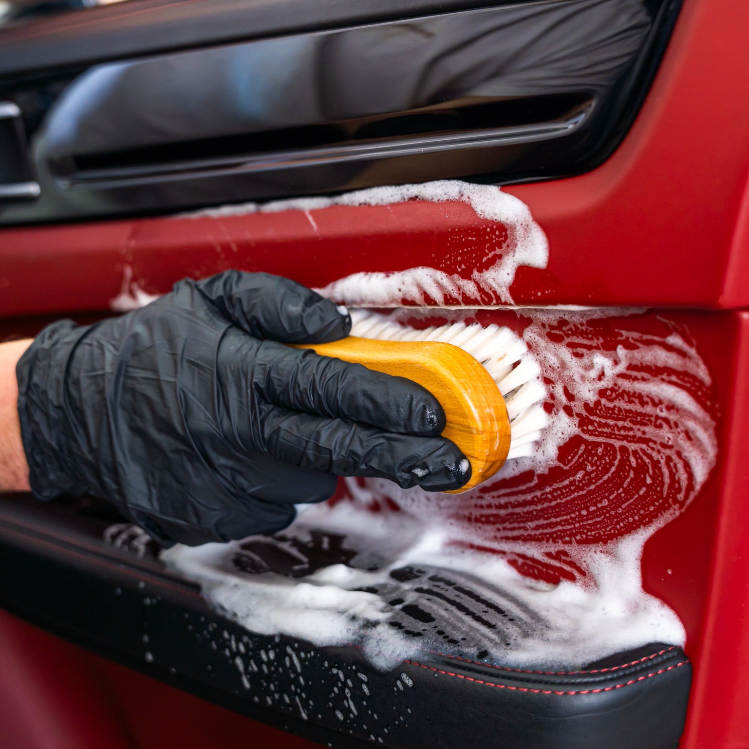 LEATHER CLEANER - Deep and gentle cleaner