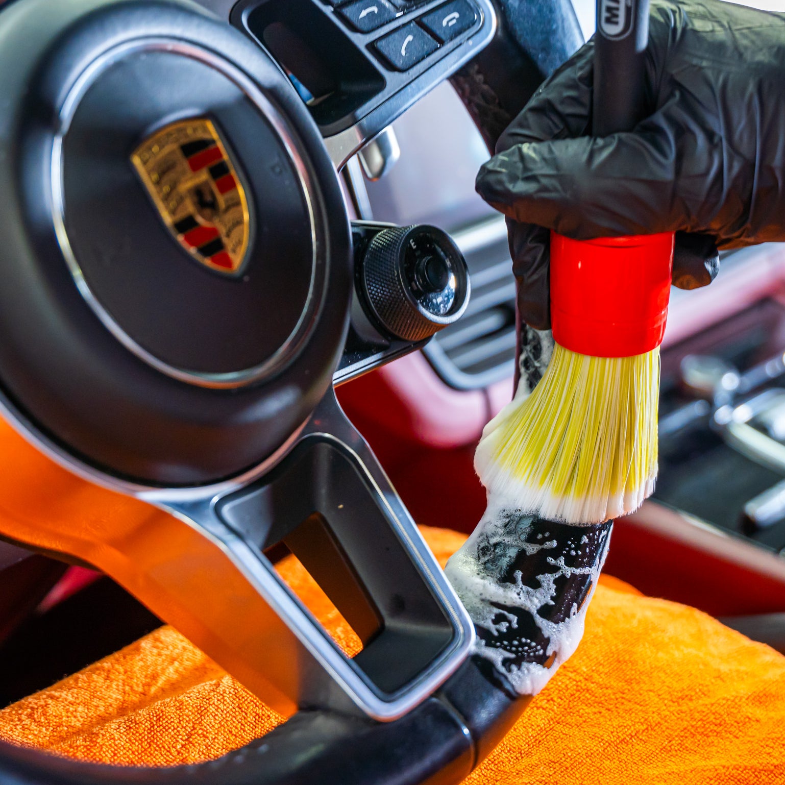 LEATHER CLEANER - Deep and gentle cleaner