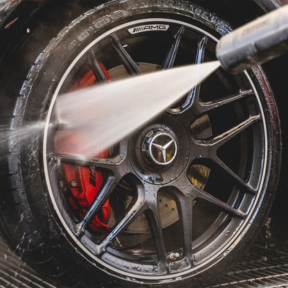 WHEEL & TYRE CLEANER - Dissolves dirt and brake dust