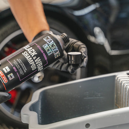 BLACK & WRAP SHAMPOO - With descaling action