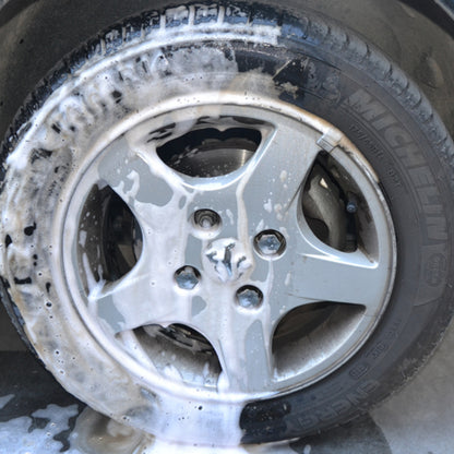 WHEEL AND TYRE CLEANER - Cleans rims and tires
